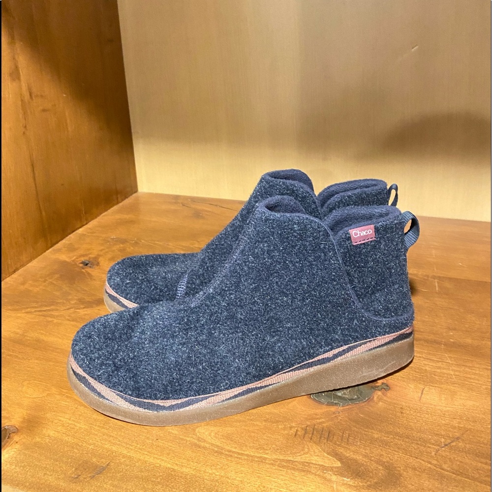 Chaco Comfy Slipper/Booty - barely worn - Size 11